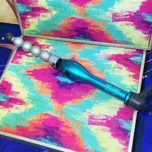 BED HEAD ROCK N ROLLER CURLER 2-IN-1 CERAMIC IRON CURLING WAND CLAMP-FREE STYLER